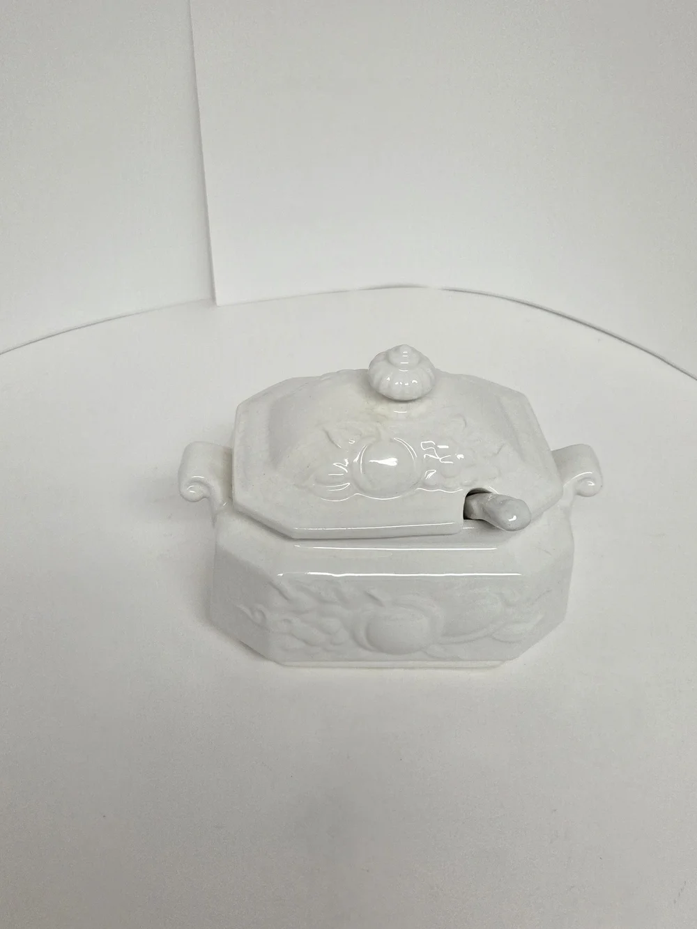 Vintage Japan White Ceramic Soup Tureen Fruit Embossed Lid & Ladle #0220